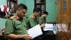 Lạng Sơn bắt 2 phó chủ tịch xã tham ô tiền công đức