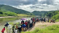 Nỗ lực tìm kiếm bé gái mất tích trên sông Ngàn Trươi