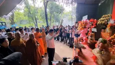 Lãnh đạo UBMTTQ Việt Nam TP HCM dâng hương liệt sĩ tại Công viên Lê Thị Riêng