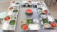 Hà Nội dự kiến nâng mức hỗ trợ bữa ăn bán trú cho học sinh tiểu học