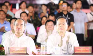 Hào khí “Dưới cờ vinh quang” vang vọng ba miền
