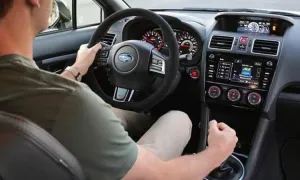 Lái ôtô số sàn có thể giúp não bộ người dùng khỏe hơn