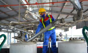 Gói thầu tại PVOIL Miền Đông: Nhà thầu quen mặt duy nhất dự với giá cao hơn cả dự toán
