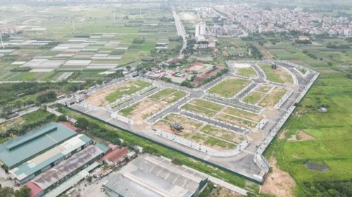 Nhiều ý kiến trái chiều quanh đề xuất mua bán bất động sản phải qua sàn