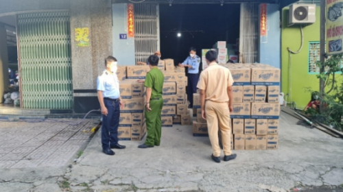 Tạm giữ gần 7.000 chai nước rửa chén Superlight vi phạm quy định nhãn hàng hóa