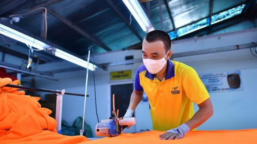 CEO khoác ba lô xuất ngoại tìm đơn hàng