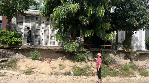 HẺM 806, ĐƯỜNG 30/4, TP.VŨNG TÀU: Người dân lo lắng khi nền nhà cao hơn mặt đường
