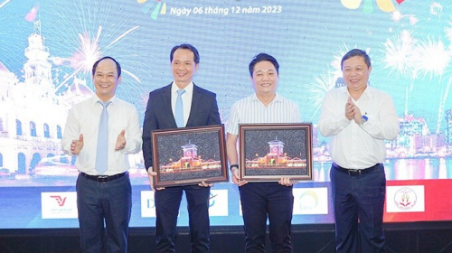 Công bố sản phẩm du lịch đặc trưng “Quận 1 – Sắc màu đêm”