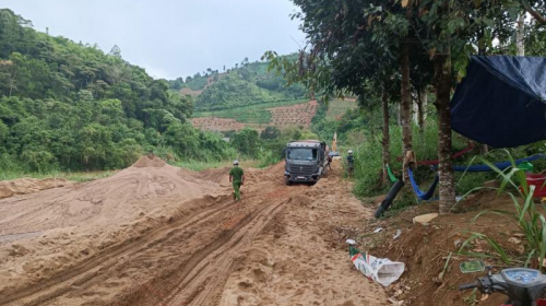Đắk Nông: Phóng viên bị hành hung khi tiếp cận hiện trường khai thác cát trái phép tại xã Quảng Hòa huyện Đắk Glong