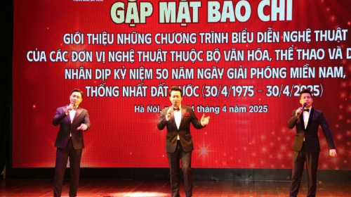 Tổ chức chuỗi chương trình biểu diễn nghệ thuật chào mừng ngày thống nhất đất nước