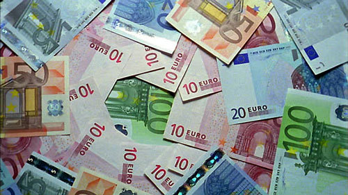 Tỷ giá USD, Euro ngày 19/11: USD hạ nhiệt, vàng vẫn treo cao
