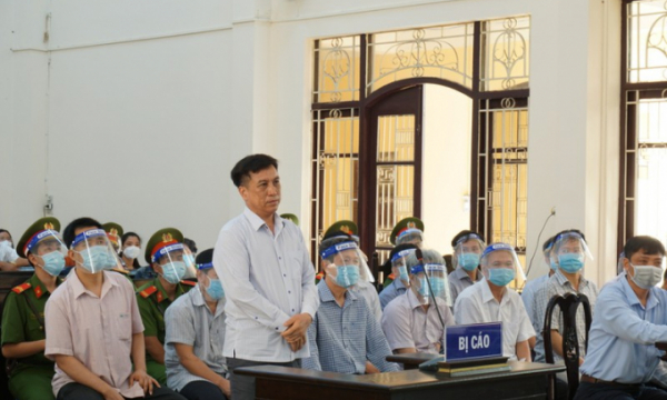 Tạm dừng xử vụ cựu chủ tịch TP Trà Vinh vì luật sư nghi nhiễm COVID-19