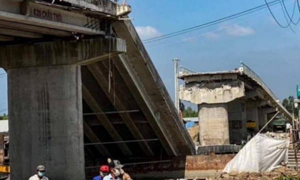 Cầu 54 tỉ đồng sập ở Cà Mau: Trụ cầu lún sâu khiến nhịp rơi xuống