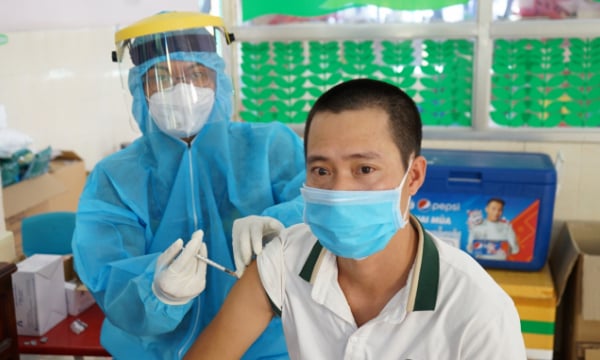 Gần 90% người từ 18 tuổi ở Việt Nam tiêm đủ 2 mũi vaccine COVID-19