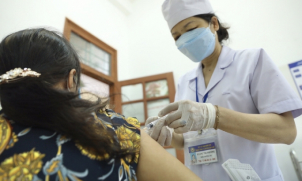 Bộ Y tế yêu cầu đẩy nhanh tiêm vaccine, cả nước ghi nhận 35 ca nhiễm Omicron