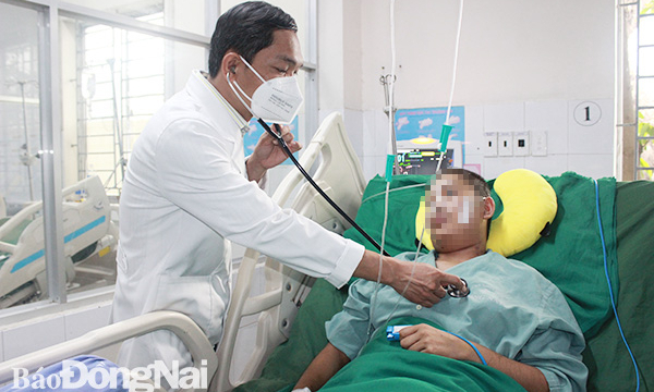 Cứu sống mẹ con sản phụ mắc Covid-19 nguy kịch