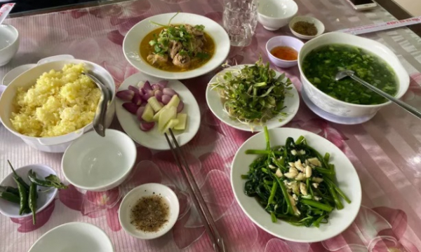 Cơm gà Bà Luận ở Quảng Nam bị tố 'chặt chém', giá cả không rõ ràng