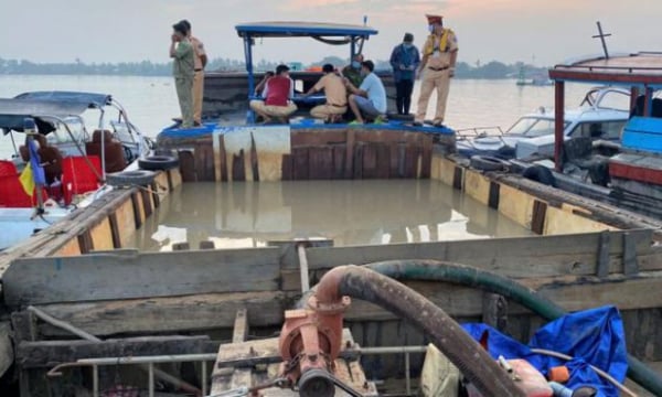 TP. HCM: Bắt giữ nhóm cát tặc trên sông Đồng Nai