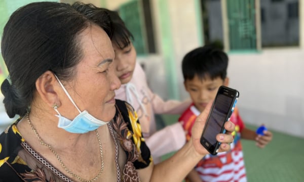 Vụ 'người đàn ông Việt Nam 18 ngày chèo xuồng nhựa đi Ấn Độ thăm vợ': Cha mẹ mong ngóng