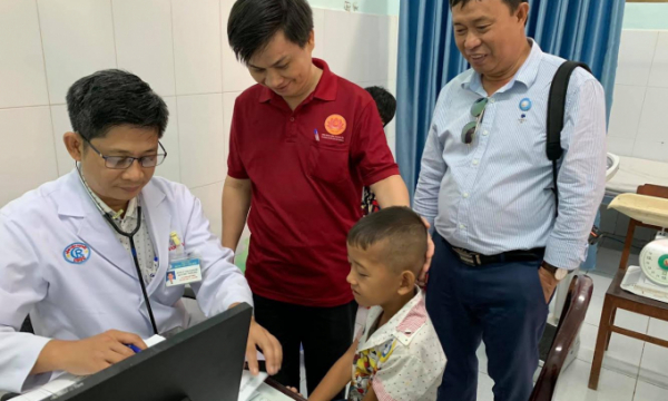 Vợ chồng bà Nguyễn Phương Hằng hỗ trợ 24,4 tỉ đồng mổ tim tại Bệnh viện Chợ Rẫy