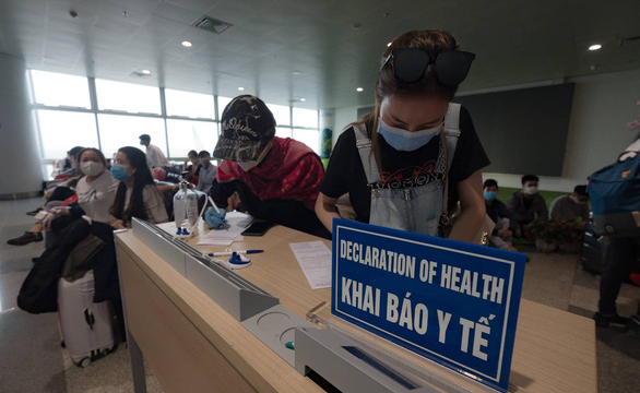 Bộ Y tế: Tạm dừng khai báo y tế với người nhập cảnh vào Việt Nam từ 27-4