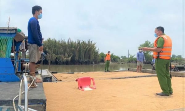 Đấu tranh với nạn khai thác cát trái phép trên sông Đồng Nai