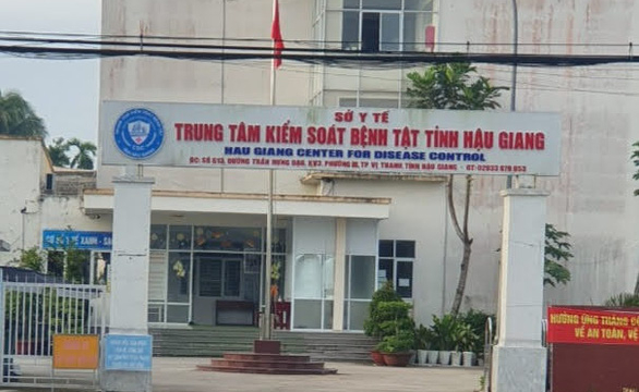 Vụ trả lại 450 triệu của Công ty Việt Á: Cách chức Bí thư đảng ủy đối với giám đốc CDC Hậu Giang