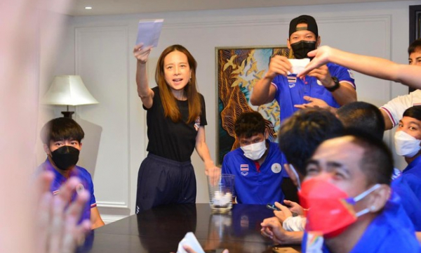 Thất vọng vì thua U23 Việt Nam, NHM Thái khuyên Madam Pang ngừng ném tiền vào bóng đá