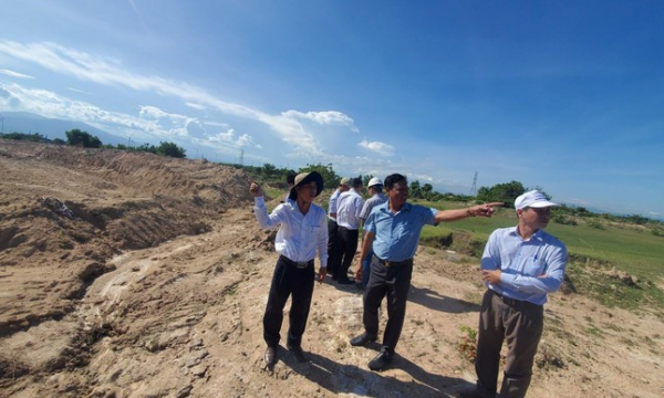 Ninh Thuận: Yêu cầu dừng ngay khai thác cát trong KCN Phước Nam