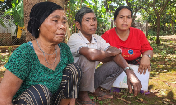 Con từ Campuchia gọi về nhờ nhà gom trăm triệu chuộc thân: Làng nghèo khóc cạn nước mắt