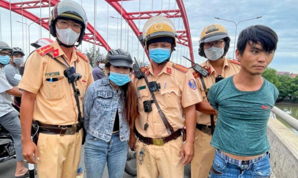 TP.HCM: CSGT Nam Sài Gòn truy đuổi, khống chế đôi nam nữ bẻ khóa, trộm xe máy