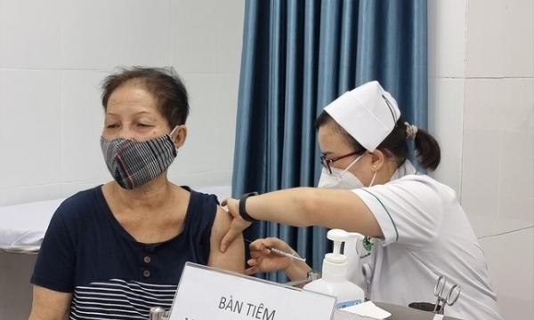 TPHCM: Nhiều bệnh viện tạm hết vắc xin COVID-19
