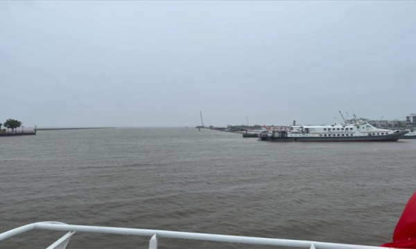 Tàu, phà đi Phú Quốc và các đảo lại tạm ngưng vì thời tiết xấu