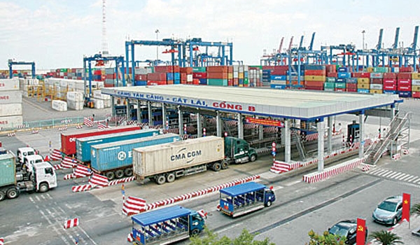 Chở quá tải tại cảng biển, hàng loạt phương tiện bị xử phạt