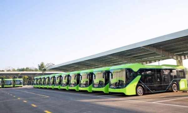 Từ 2025, 100% xe buýt sử dụng năng lượng xanh