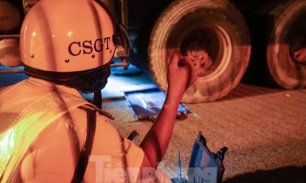 TPHCM: Sợ CSGT phạt nặng, tài xế xe chở quá tải khai tên giả
