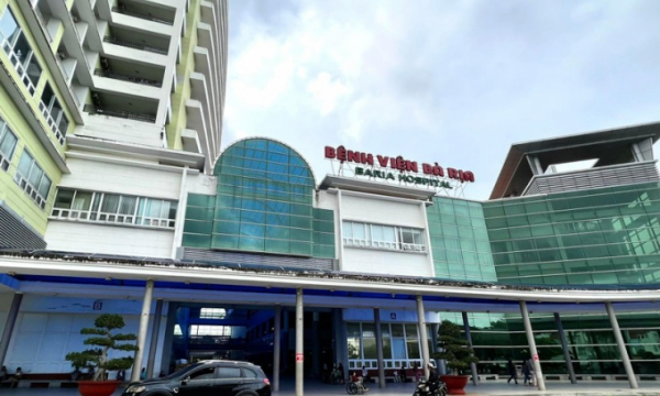 Bệnh viện Bà Rịa nợ như 'chúa chổm', Giám đốc sắp nghỉ hưu bổ nhiệm 5 cán bộ chủ chốt