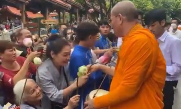 TP Uông Bí lên tiếng về việc sư thầy chùa Ba Vàng nhận tiền trong lễ Vu lan