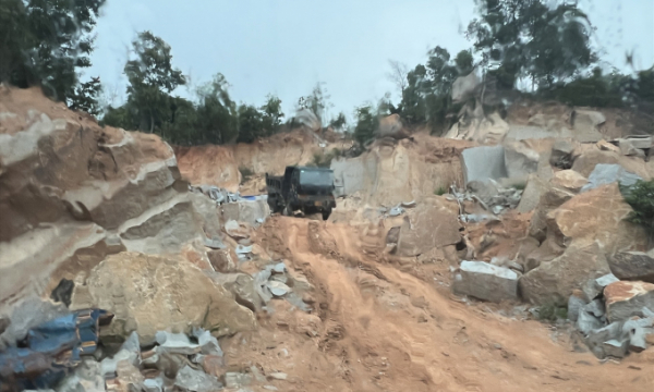 HĐND tỉnh Khánh Hòa giám sát vụ “xe tải ùn ùn chở đất đá lậu'