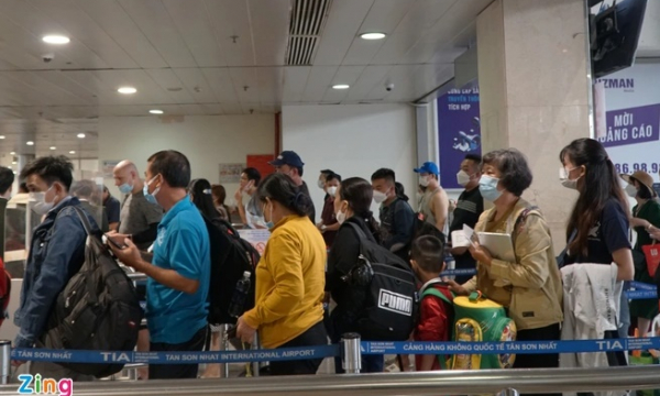 Điều động 300 tình nguyện viên, sân bay Tân Sơn Nhất thoát cảnh ùn ứ