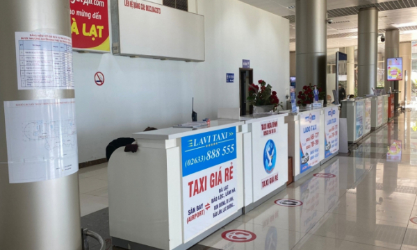 Đà Lạt: Taxi chở khách đi sân bay Liên Khương không được tính cước theo đồng hồ
