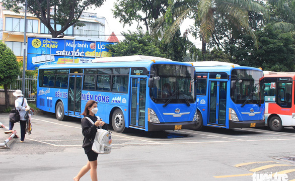 Xe buýt chở khách miễn phí ra bến Miền Đông mới: 'Còn quá ít chuyến'