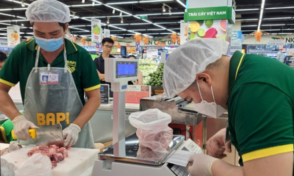 Vừa lãi 1.001 tỉ đồng, bầu Đức bán “heo ăn chuối” online