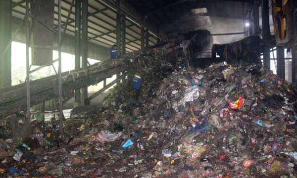 9.000 tấn rác đang tồn đọng trong nhà máy xử lý rác thải bị xử phạt ở Bảo Lộc