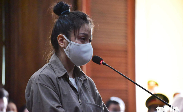 Bị cáo Quỳnh Trang khóc, khai 'không lý giải được hành vi tàn nhẫn' của mình