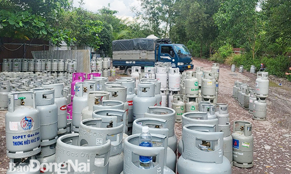 Phát hiện điểm sang chiết gas trái phép tại bãi giữ xe ô tô
