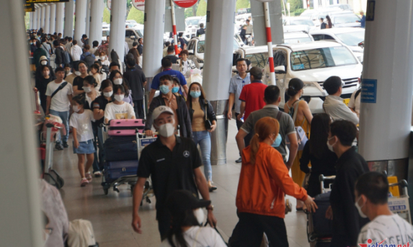    Cao điểm Tết, kỷ lục hơn 130 nghìn khách qua sân bay Tân Sơn Nhất