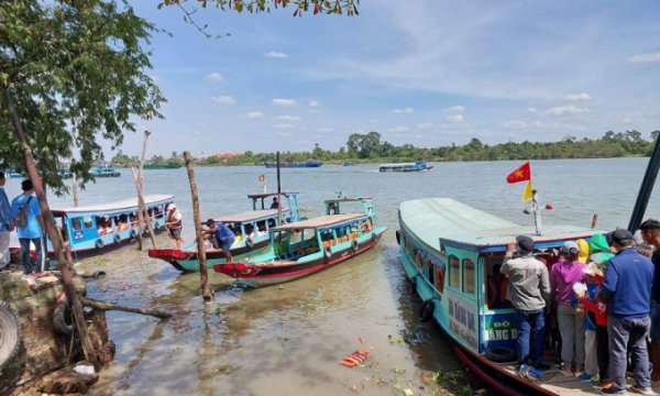 Thuyền lật trên sông Đồng Nai chưa được cấp phép chở khách từ Thủ Đức