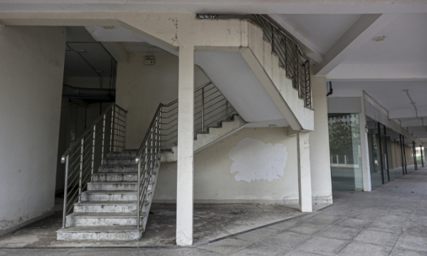 Vì sao TP.HCM khó bán 3.800 căn hộ tái định cư bỏ hoang ở Thủ Thiêm?