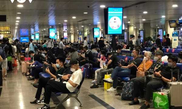 Sân bay Tân Sơn Nhất dự kiến đón lượng khách kỷ lục dịp nghỉ lễ 30/4